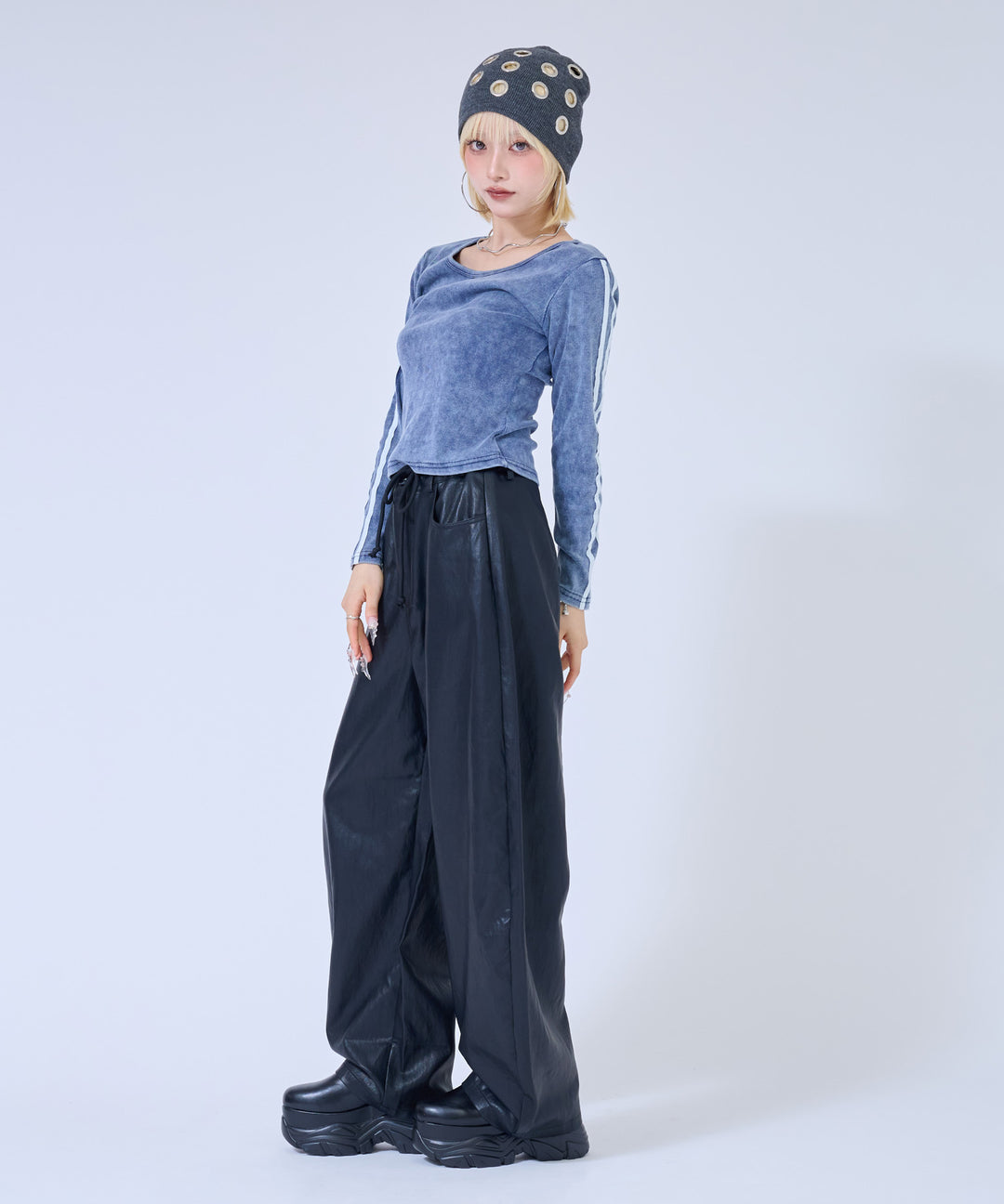 ブラック(身長：約158cm)