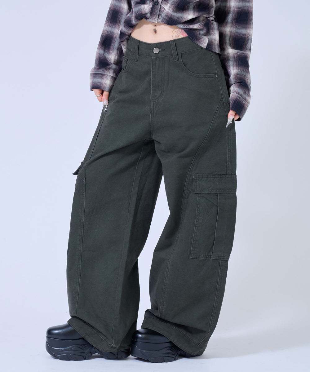 カーキ(身長：約158cm)