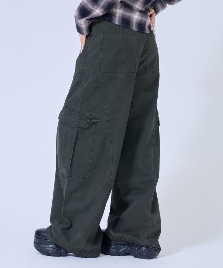 カーキ(身長：約158cm)