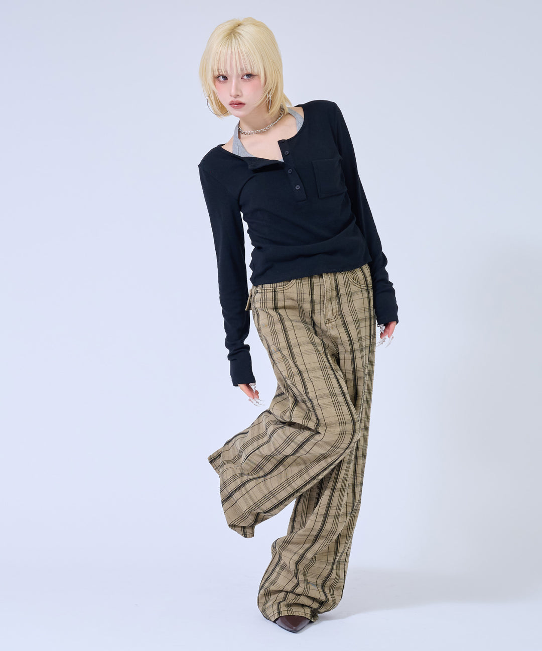 イエロー(身長：約158cm)