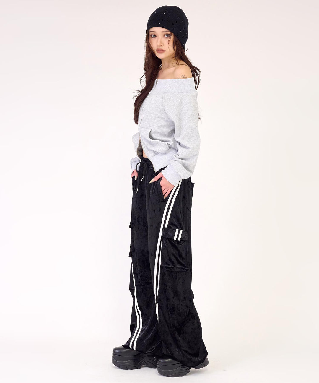 ブラック(身長：約163cm)