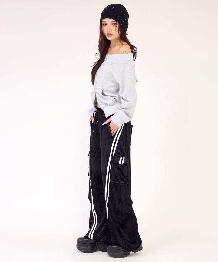 ブラック(身長：約163cm)