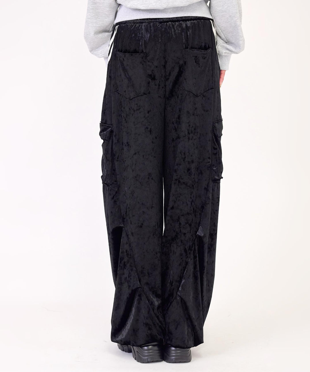 ブラック(身長：約163cm)