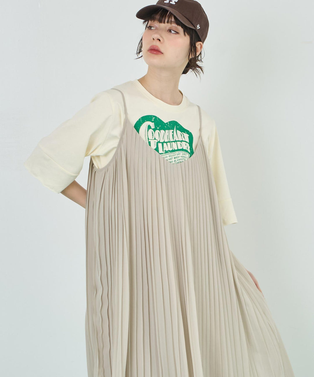 クロップド ハート プリント ロゴ Tシャツ 153-5792