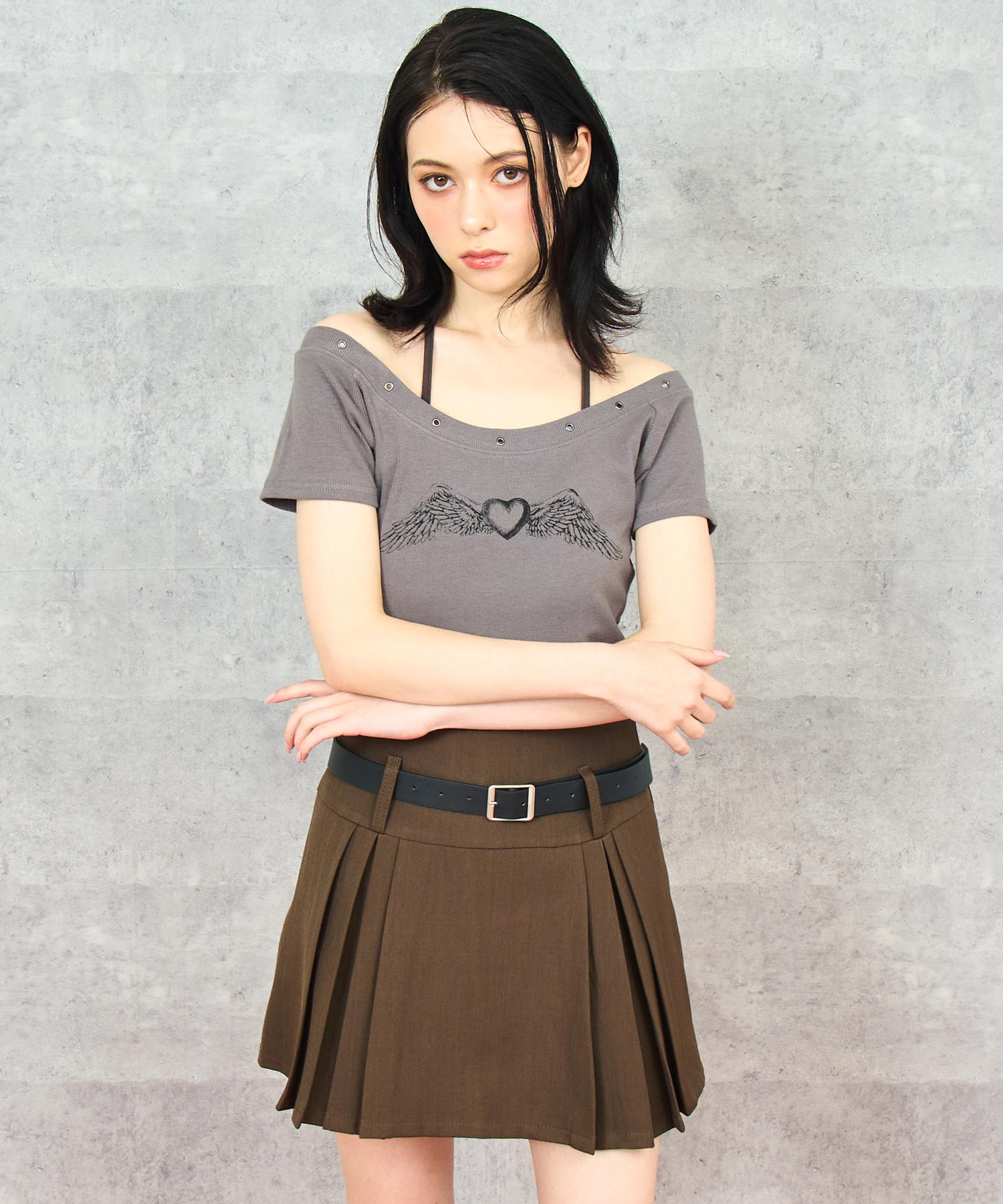 ダークグレー