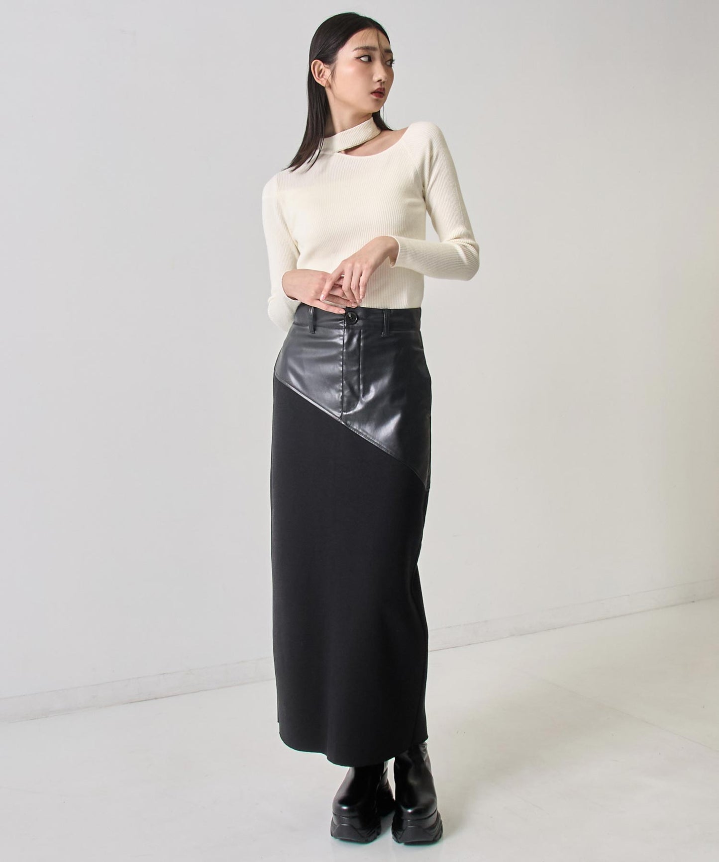 チョーカーネック オープンショルダー リブニット 153-5964