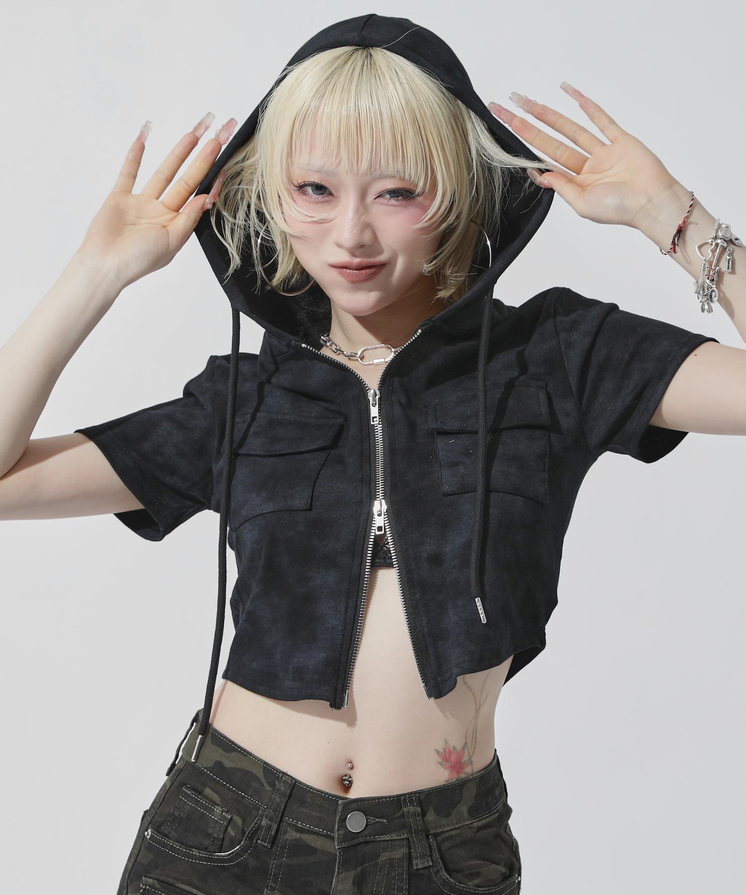 ブラック