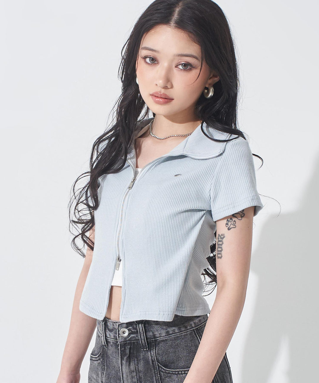 ライトブルー