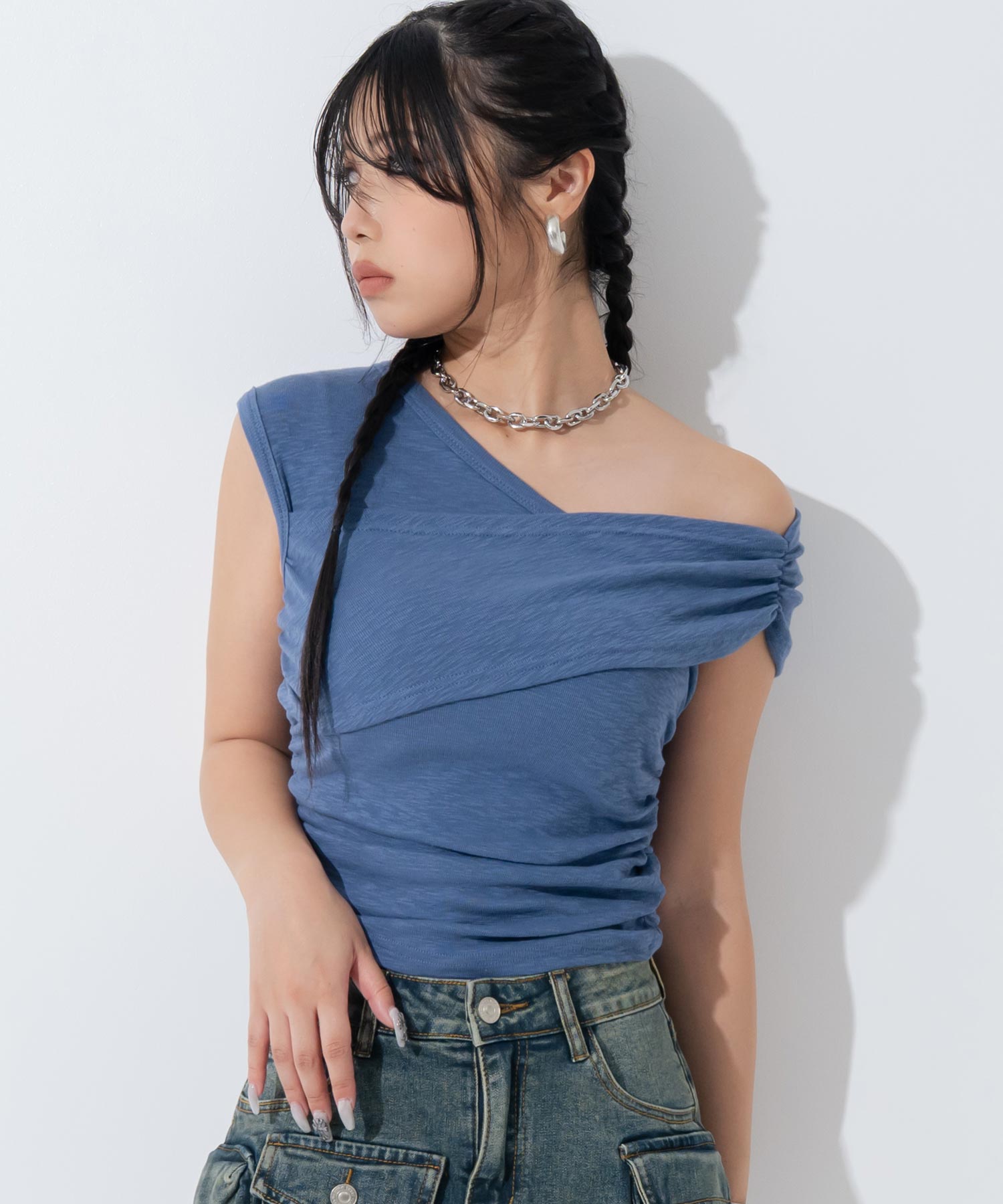 ブルー