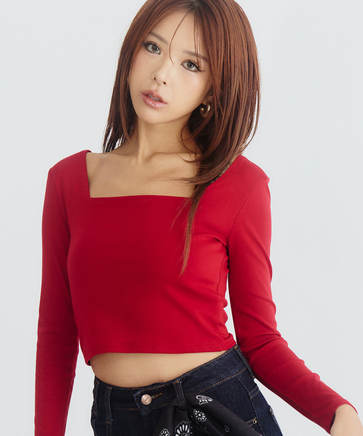 レッド(身長：約169cm)