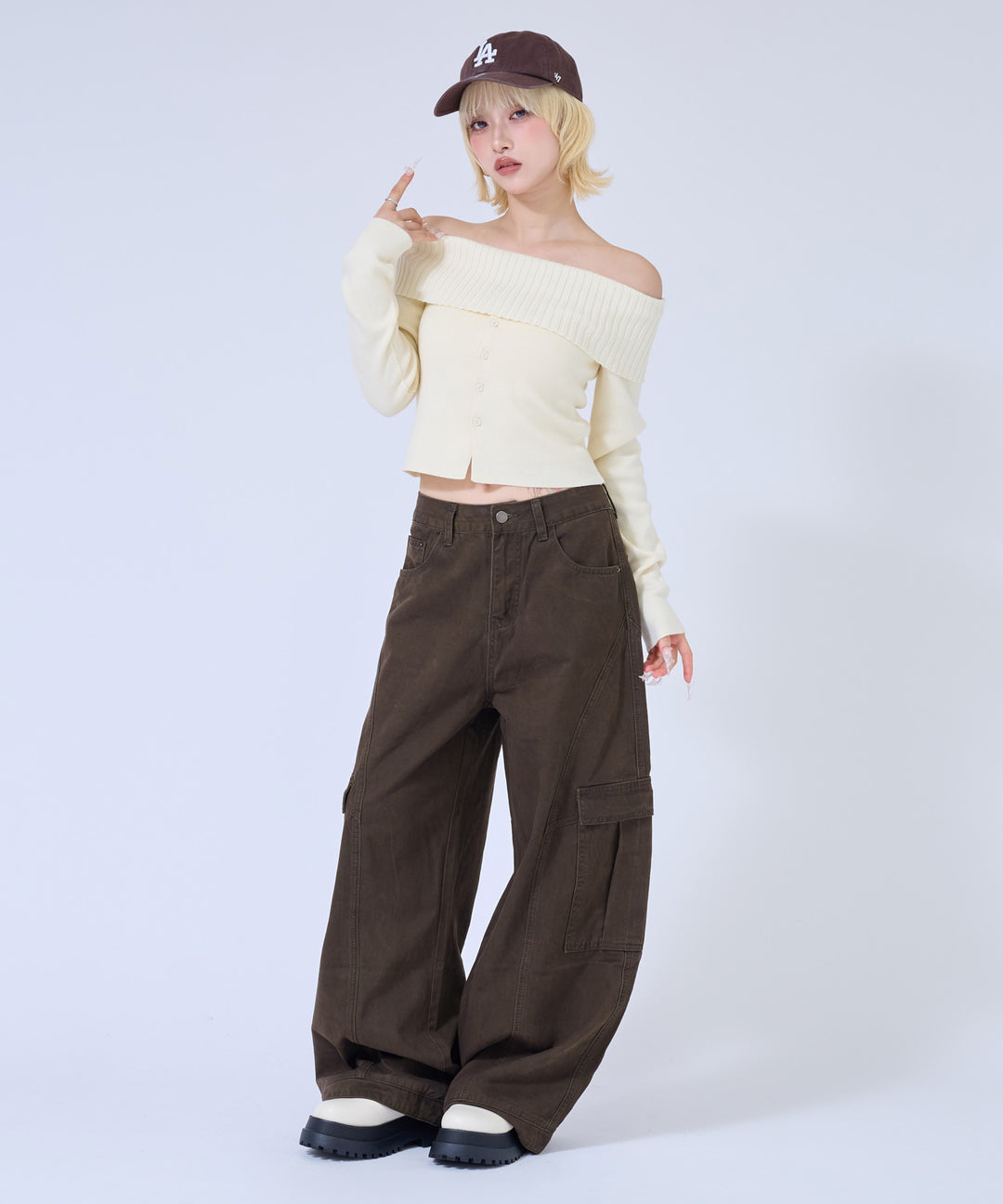ホワイト(身長：約158cm)