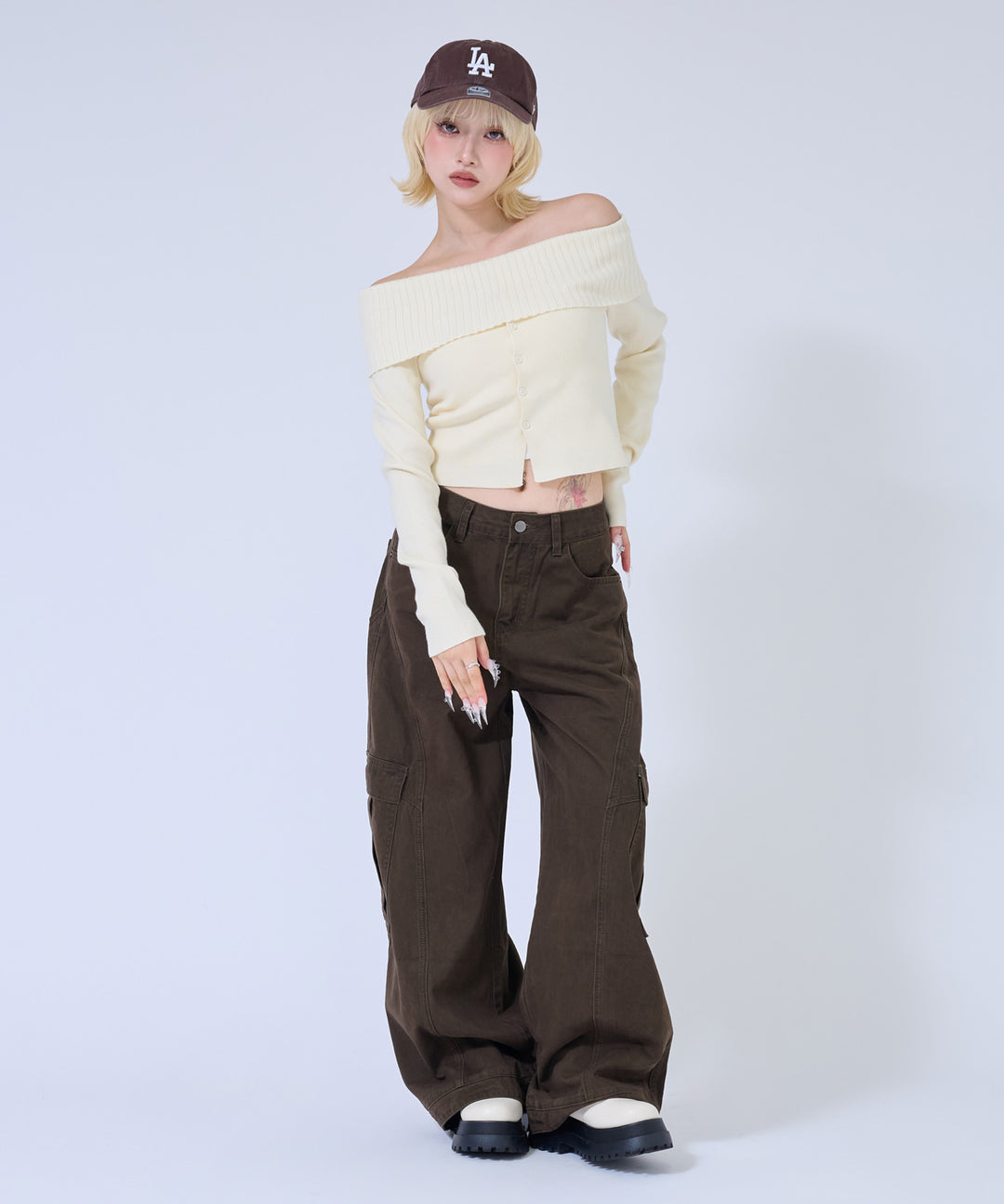 ホワイト(身長：約158cm)