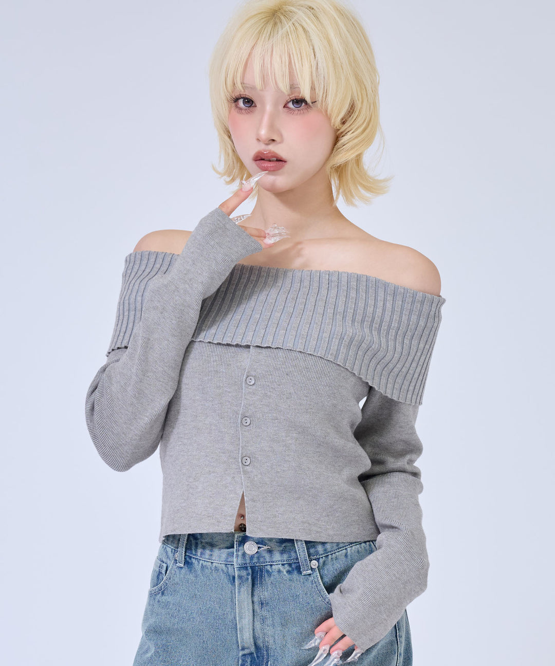 グレー(身長：約158cm)