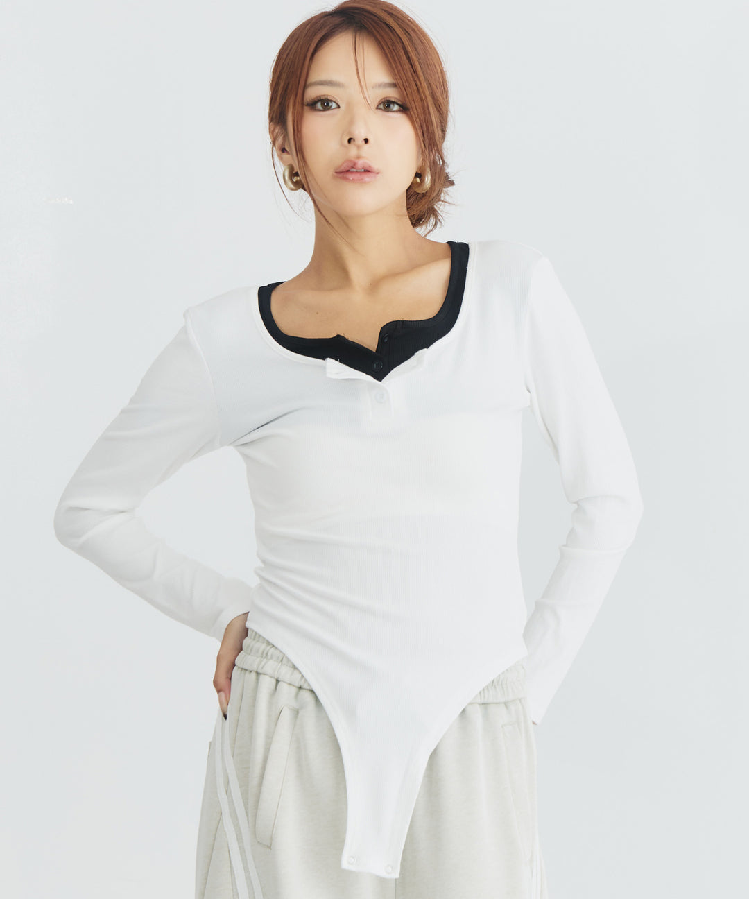 ホワイト(身長：約169cm)