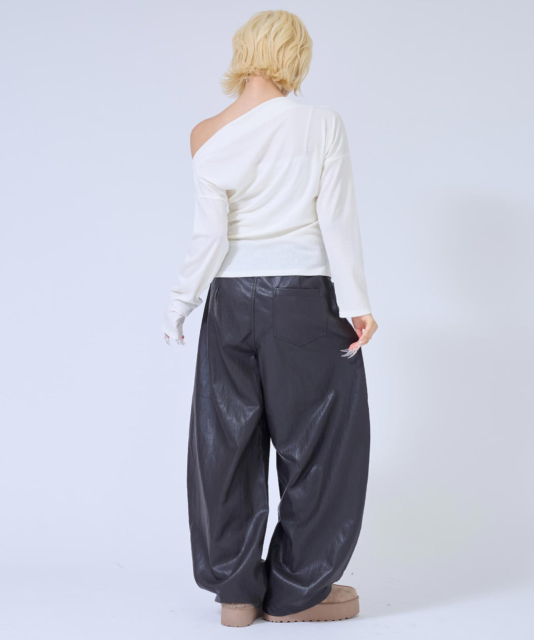 ホワイト(身長：約158cm)