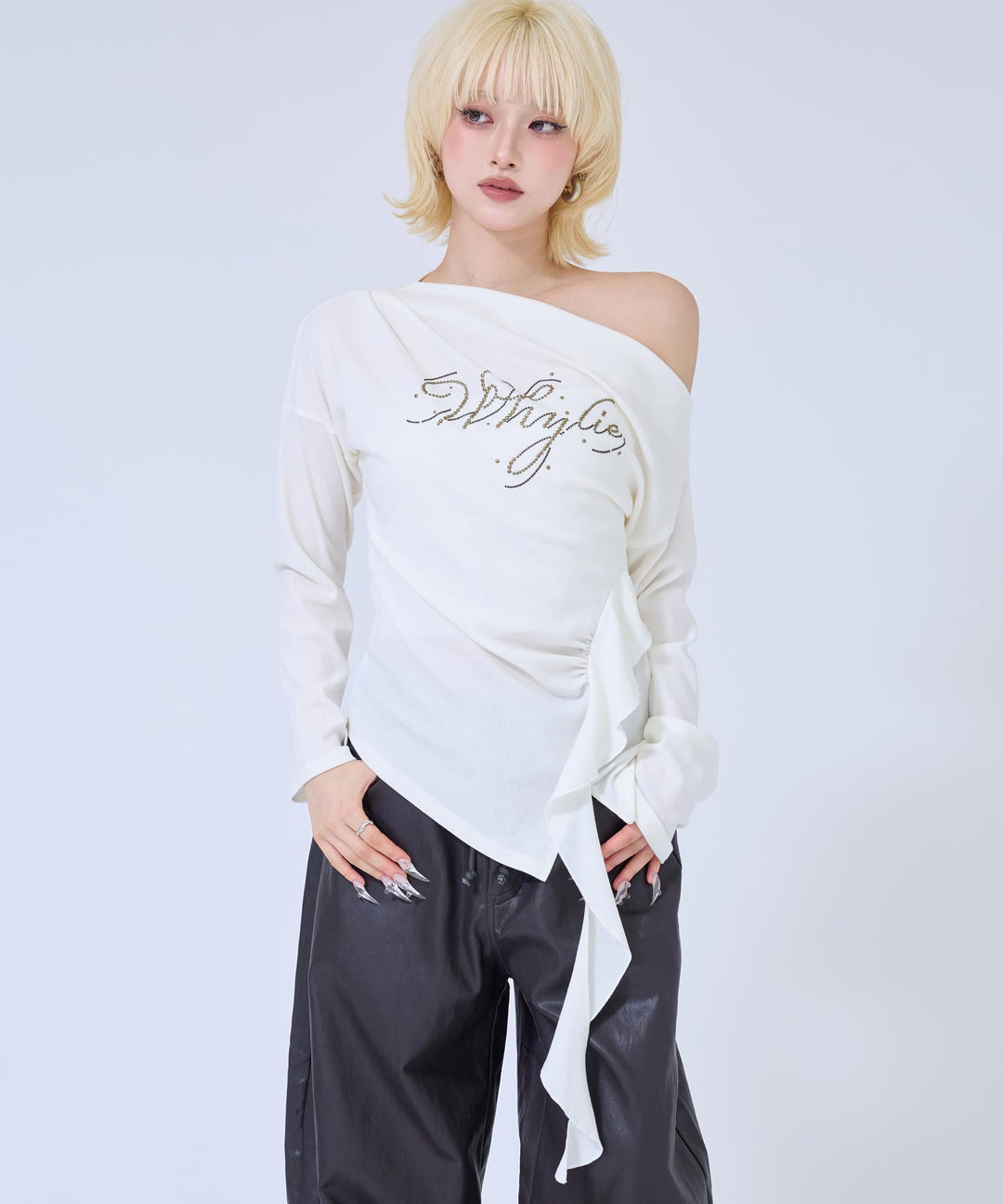 ホワイト(身長：約158cm)