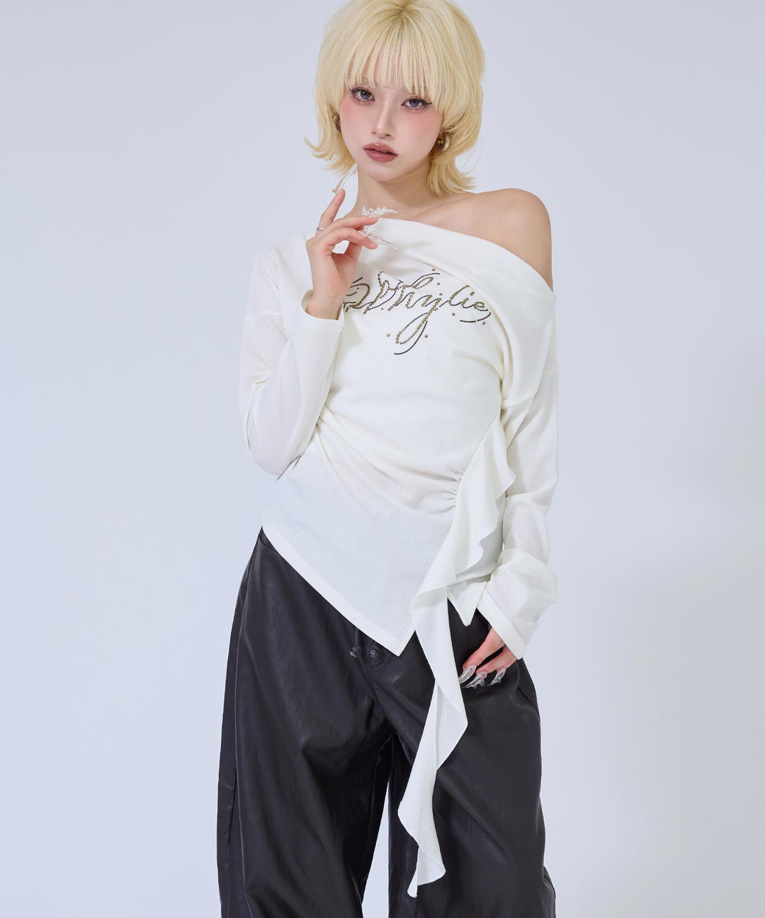 ホワイト(身長：約158cm)