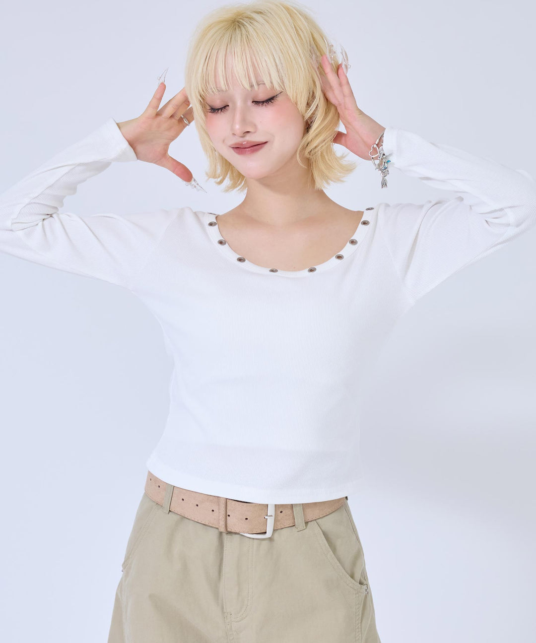 ホワイト(身長：約158cm)