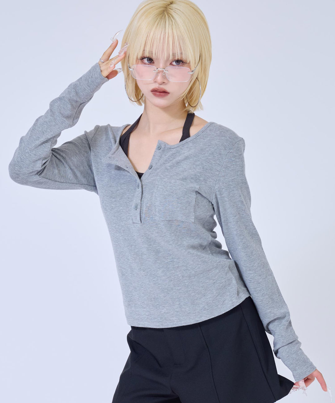 グレー(身長：約158cm)