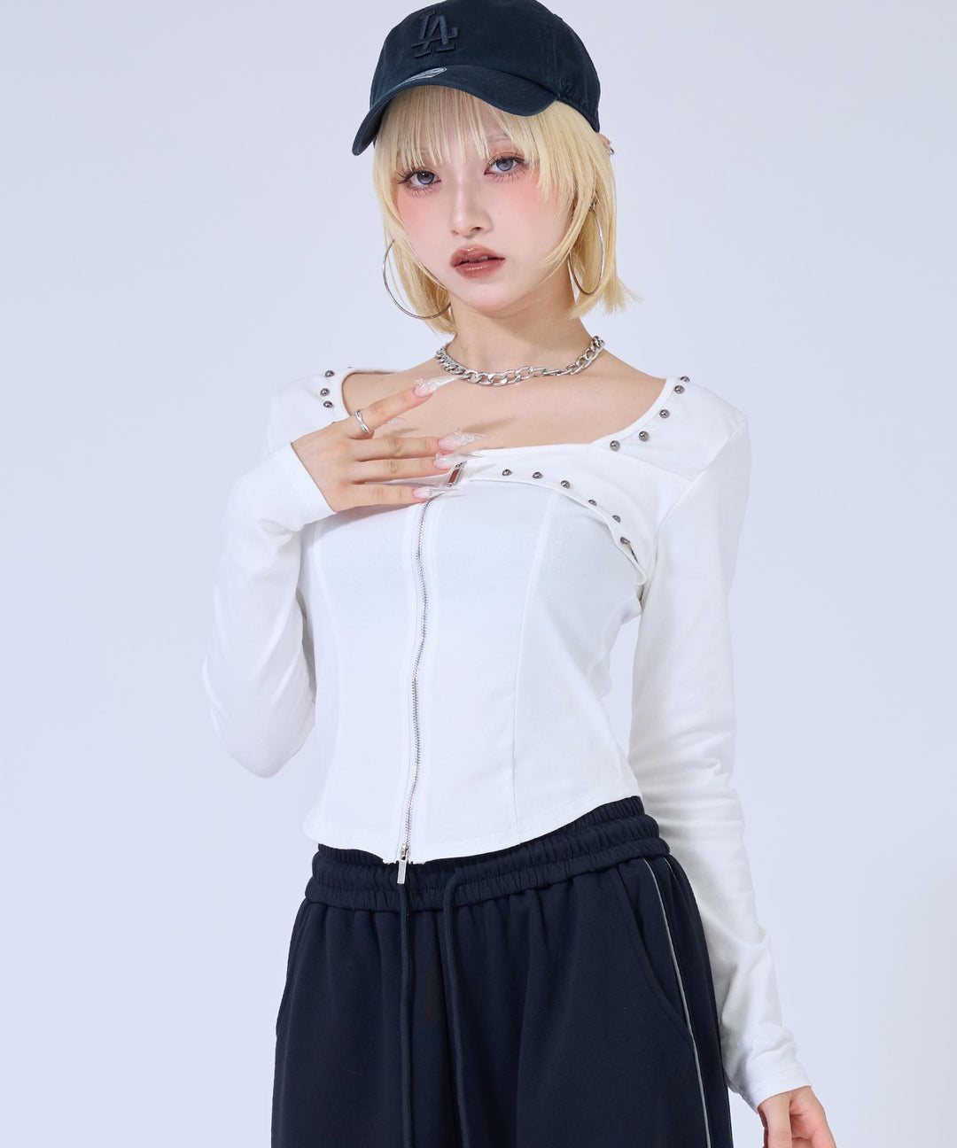 ホワイト(身長：約158cm)