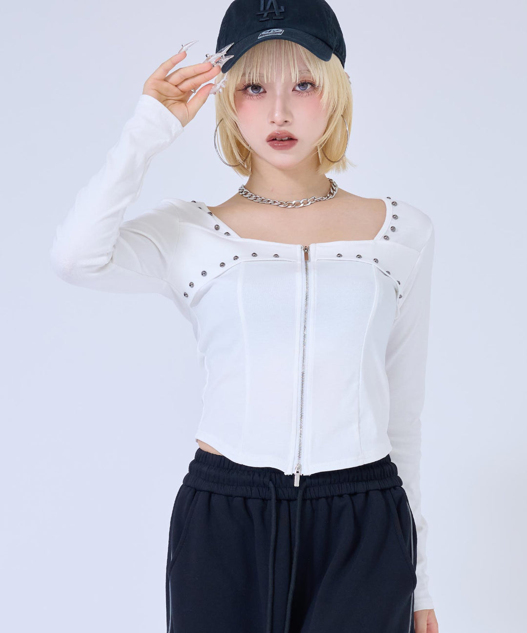 ホワイト(身長：約158cm)