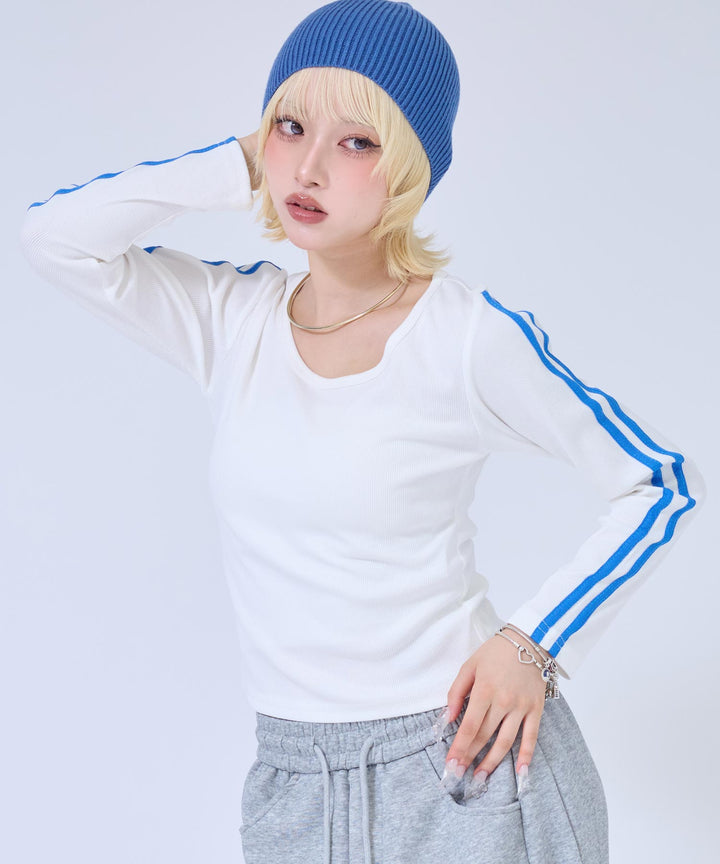 ホワイト(身長：約158cm)