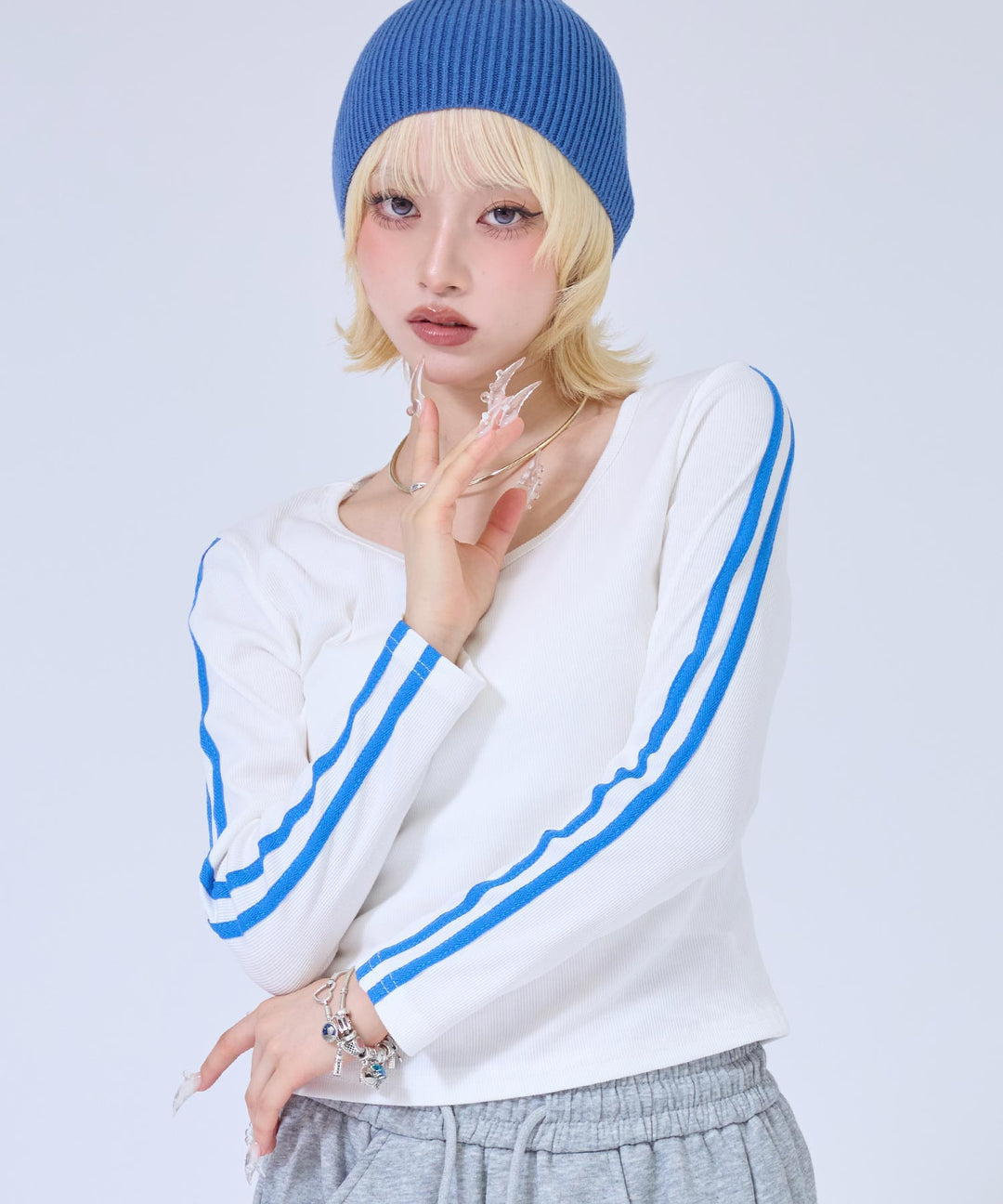ホワイト(身長：約158cm)