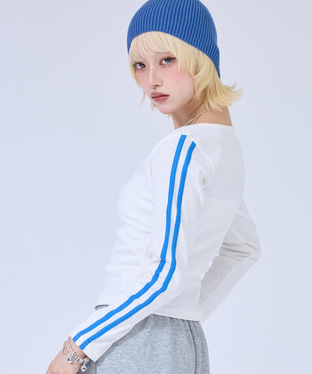 ホワイト(身長：約158cm)