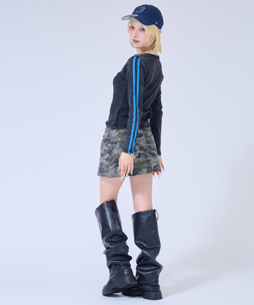 ブラック(身長：約158cm)