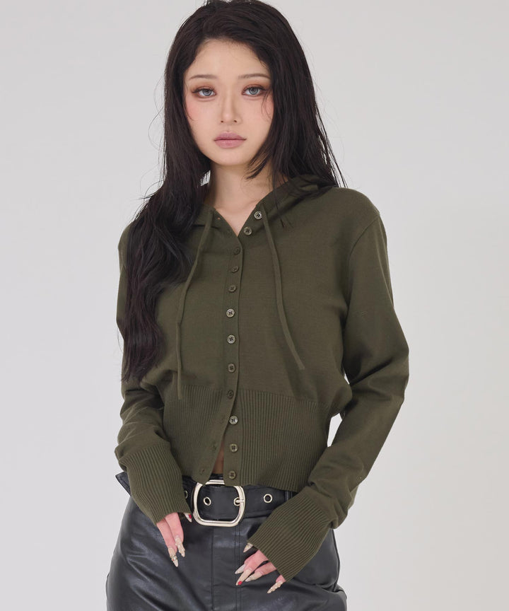 カーキ(身長：約163cm)