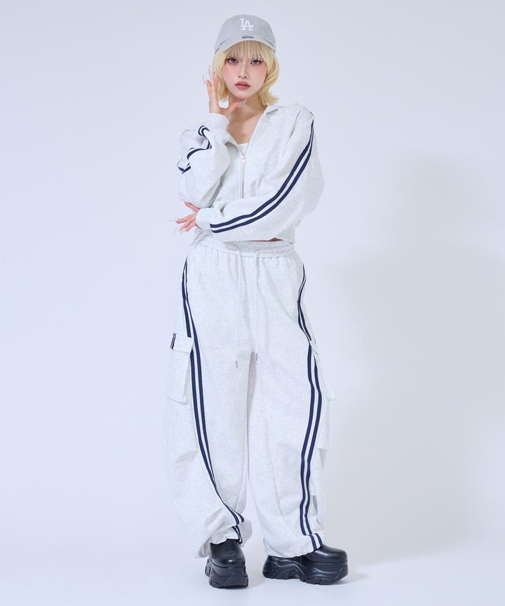 グレー(身長：約158cm)