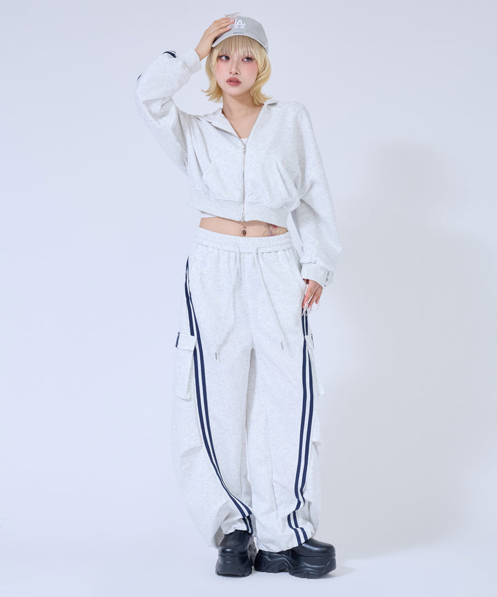 グレー(身長：約158cm)