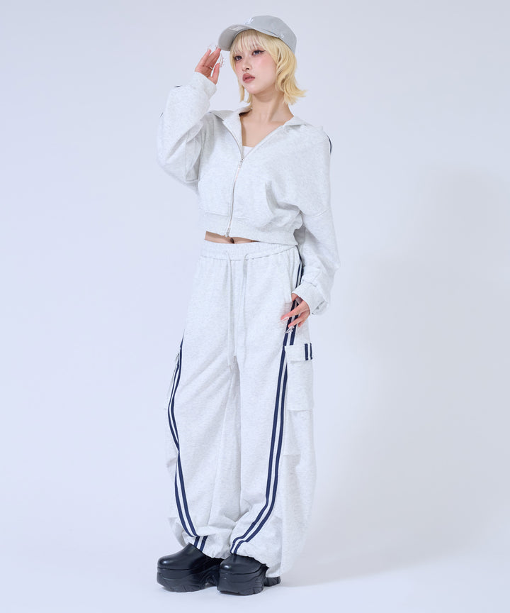 グレー(身長：約158cm)