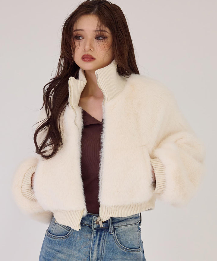 ホワイト(身長：約163cm)