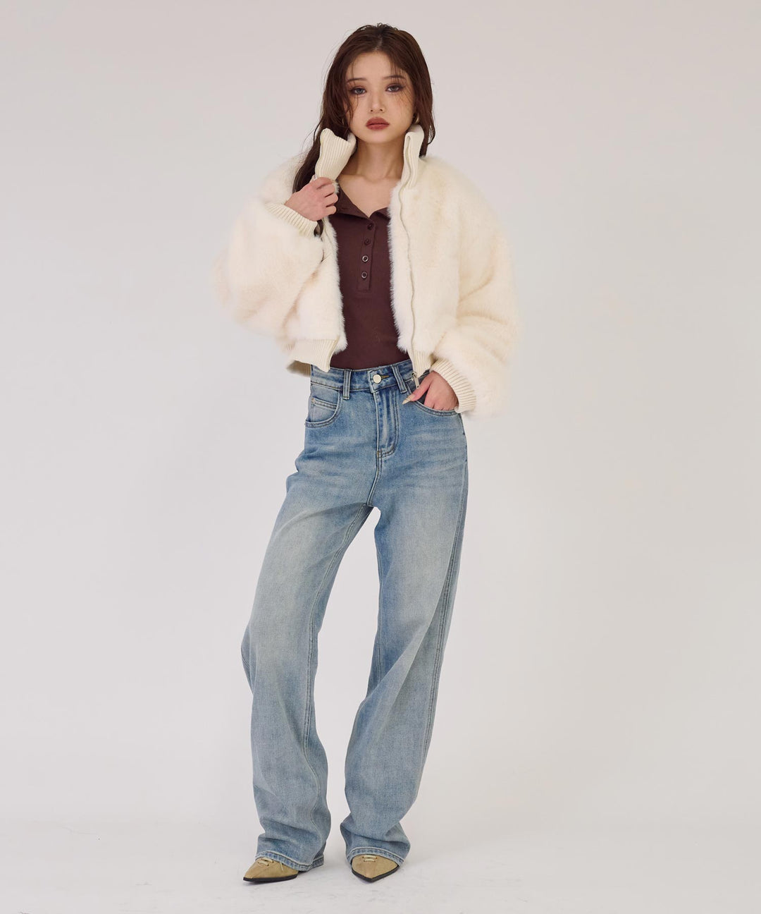 ホワイト(身長：約163cm)