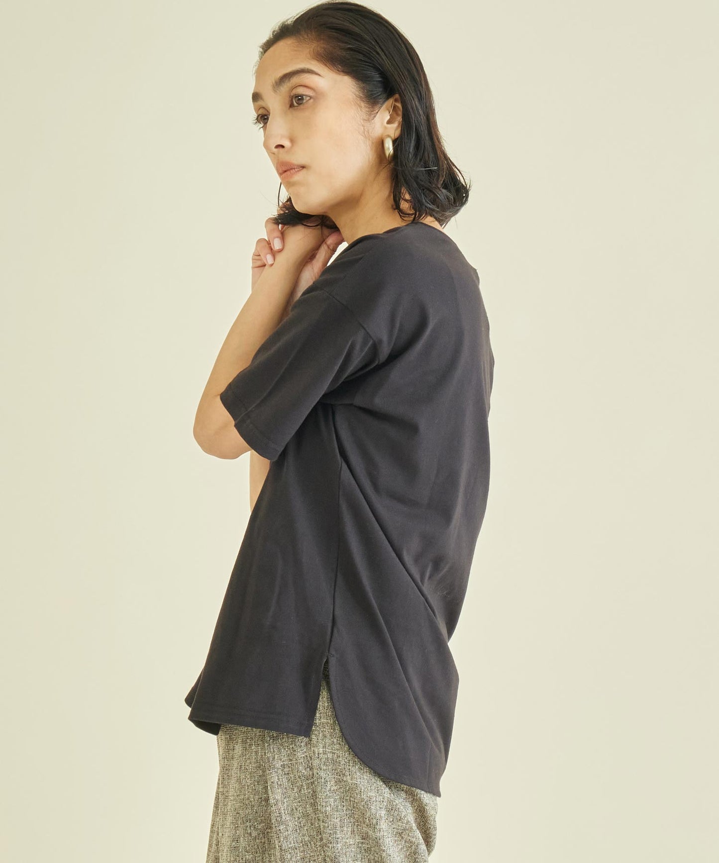 スタッズ ミックス 刺繍 ロゴ Tシャツ 363-9635