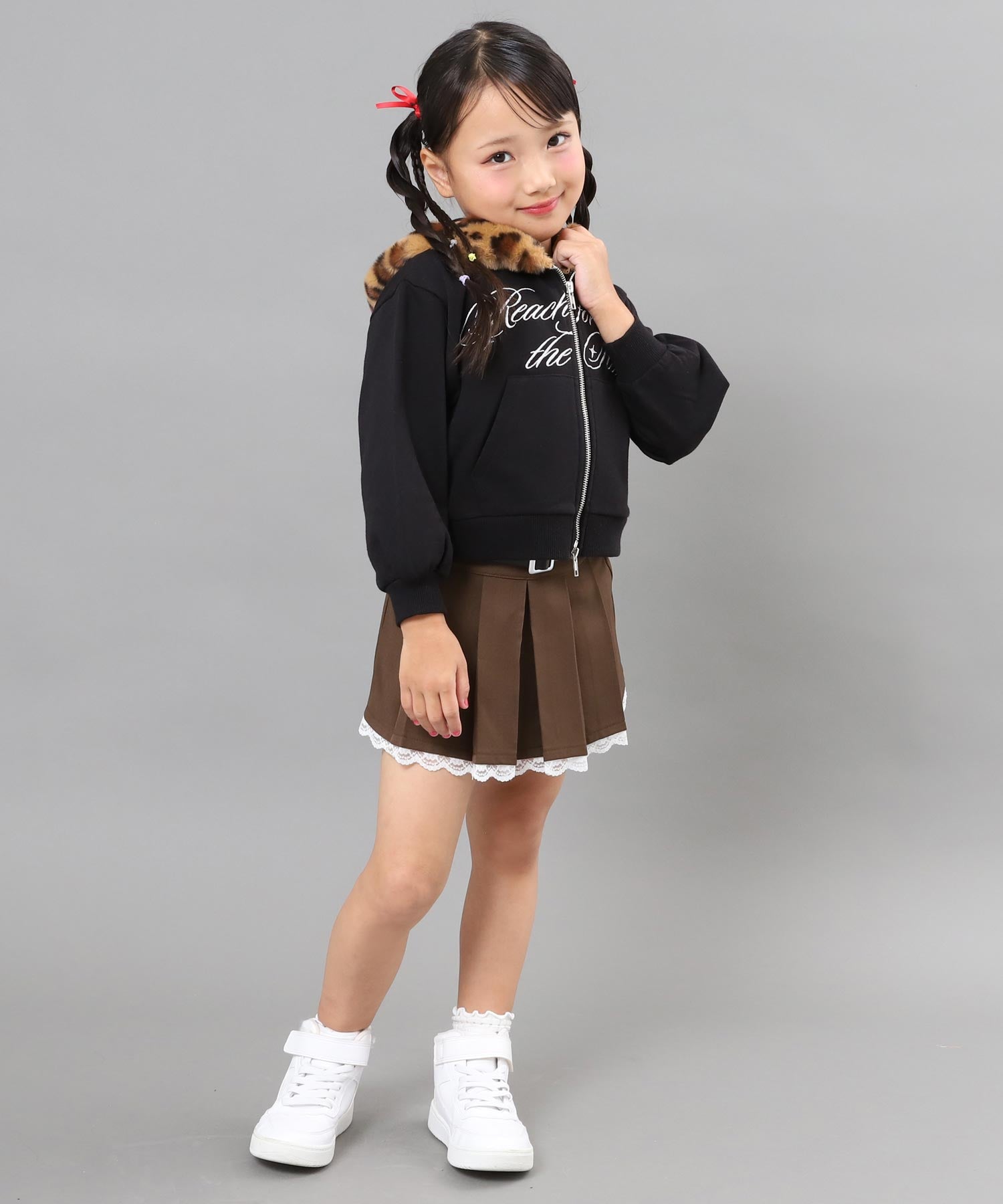 ブラウン(110サイズ着用/身長：約115cm)