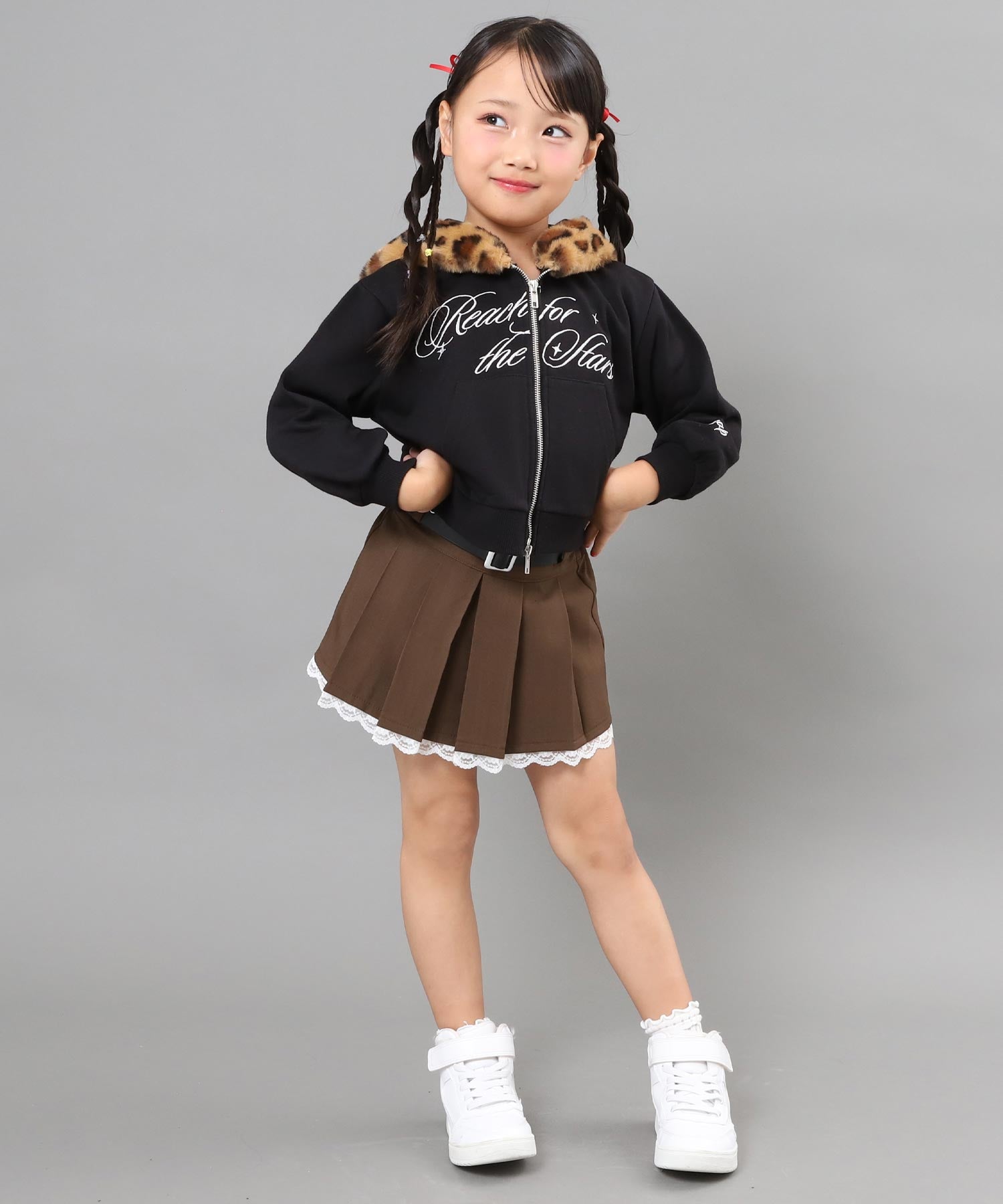 ブラウン(110サイズ着用/身長：約115cm)