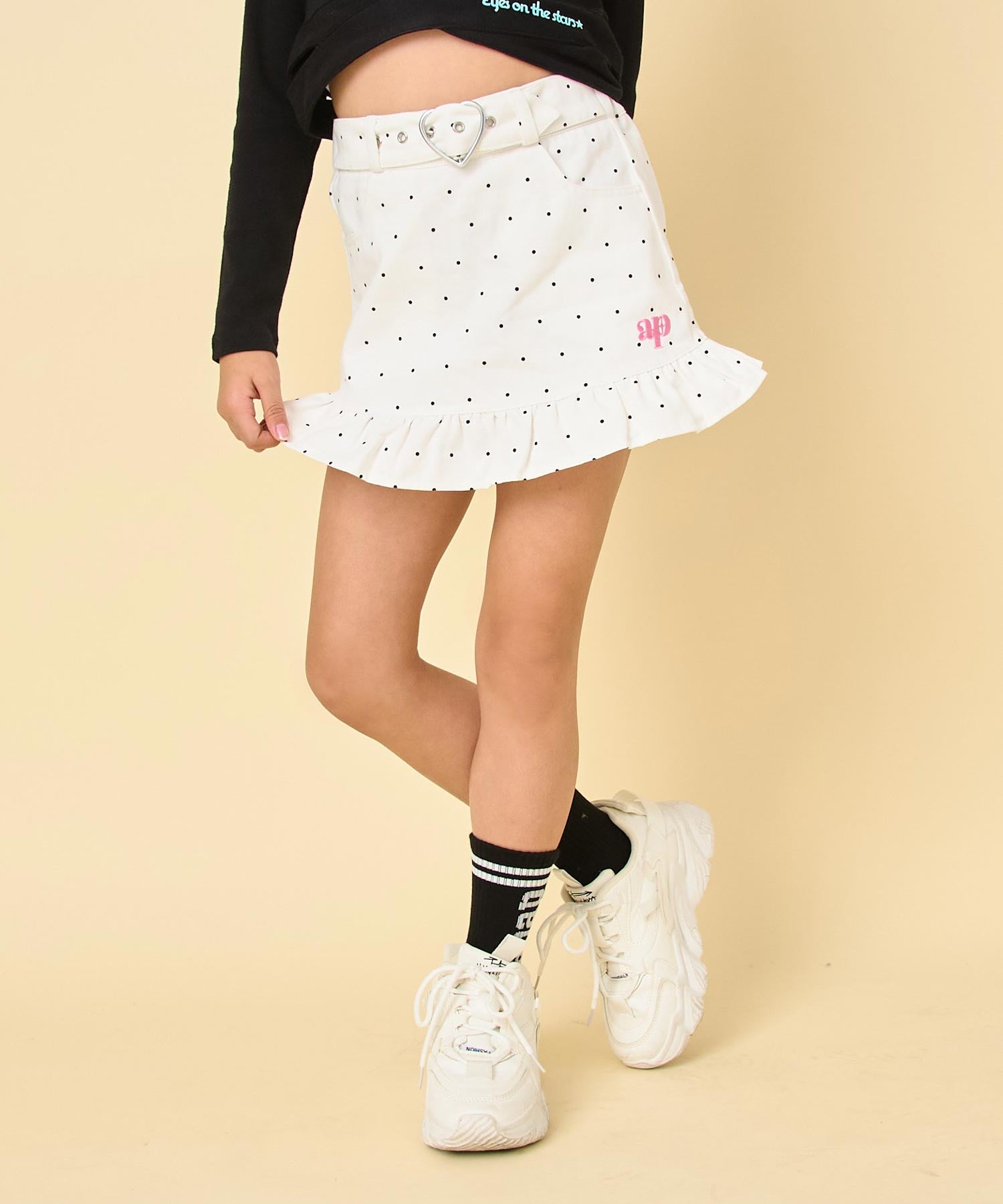 ホワイト/ブラック(120サイズ着用/身長：約128cm)