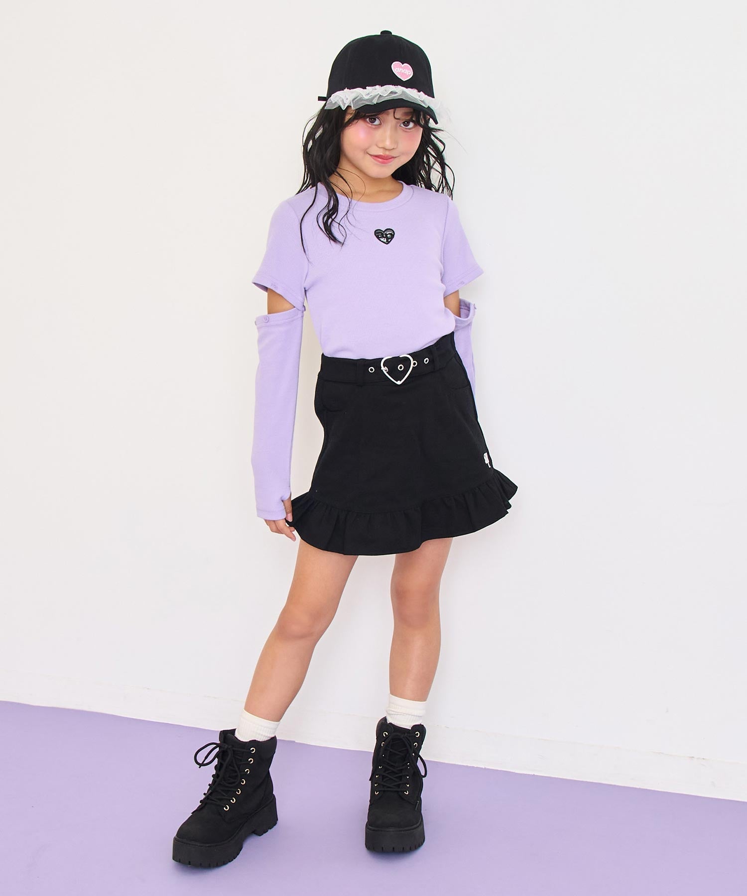 ブラック(120サイズ着用/身長：約128cm)