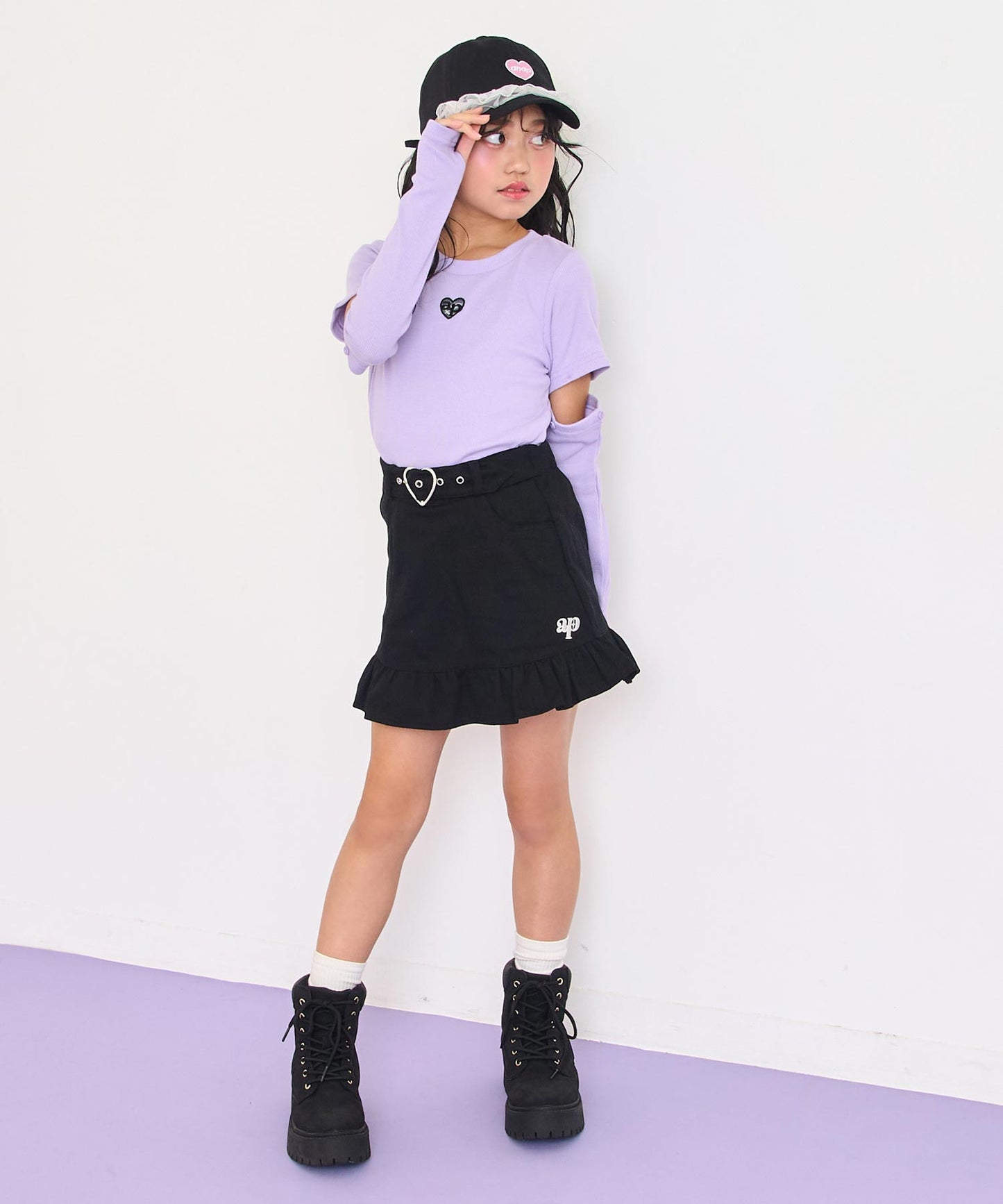 ブラック(120サイズ着用/身長：約128cm)