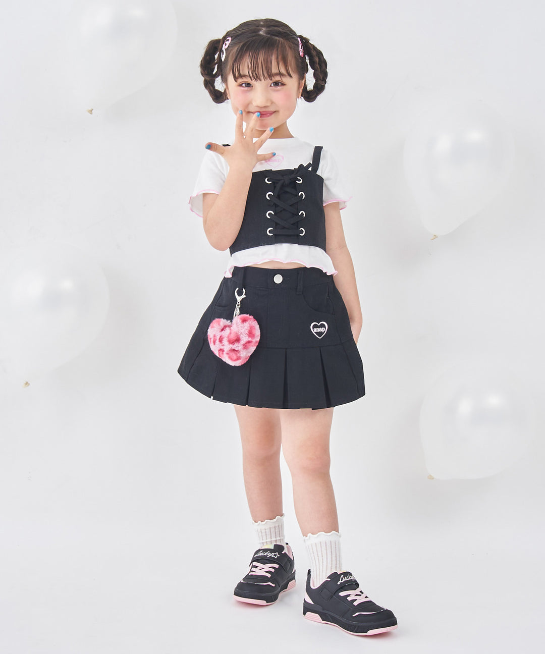 ブラック(110サイズ着用/身長：約114cm)