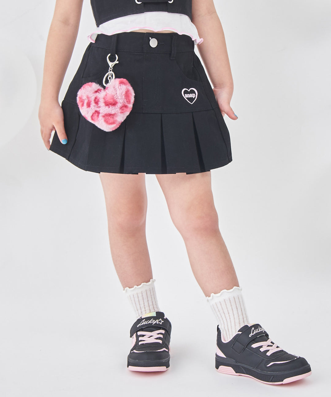 ブラック(110サイズ着用/身長：約114cm)