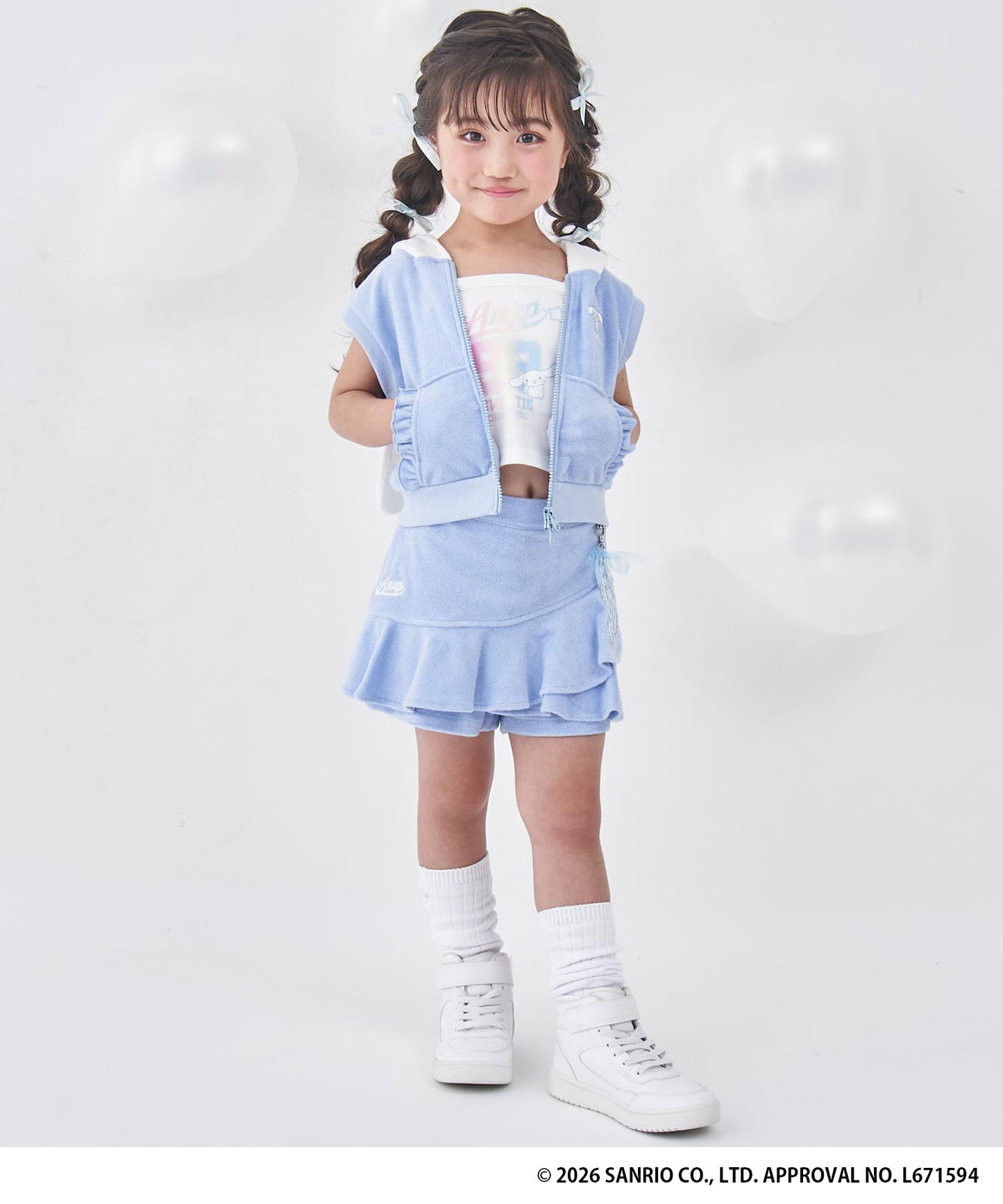 ライトブルー(120サイズ着用/身長：約114cm)