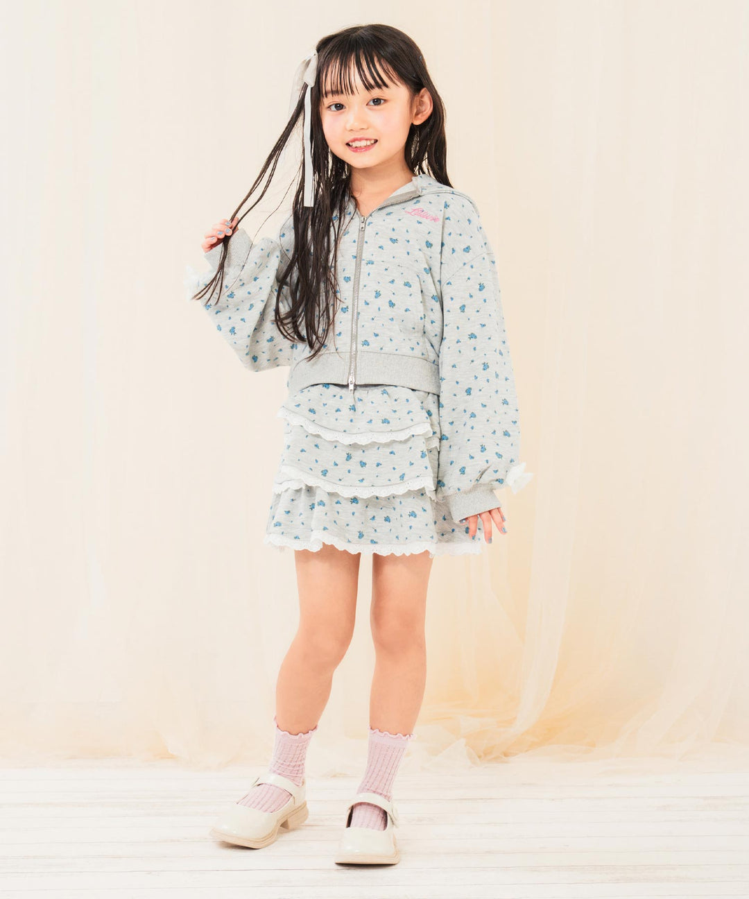 ライトグレー(120サイズ着用/身長：約112cm)