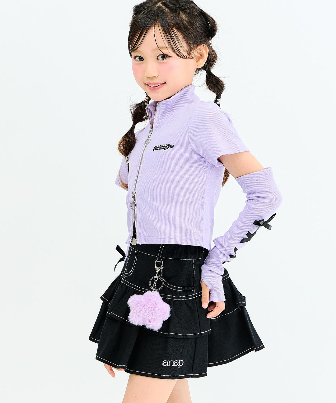 ブラック(130サイズ着用/身長：約128cm)