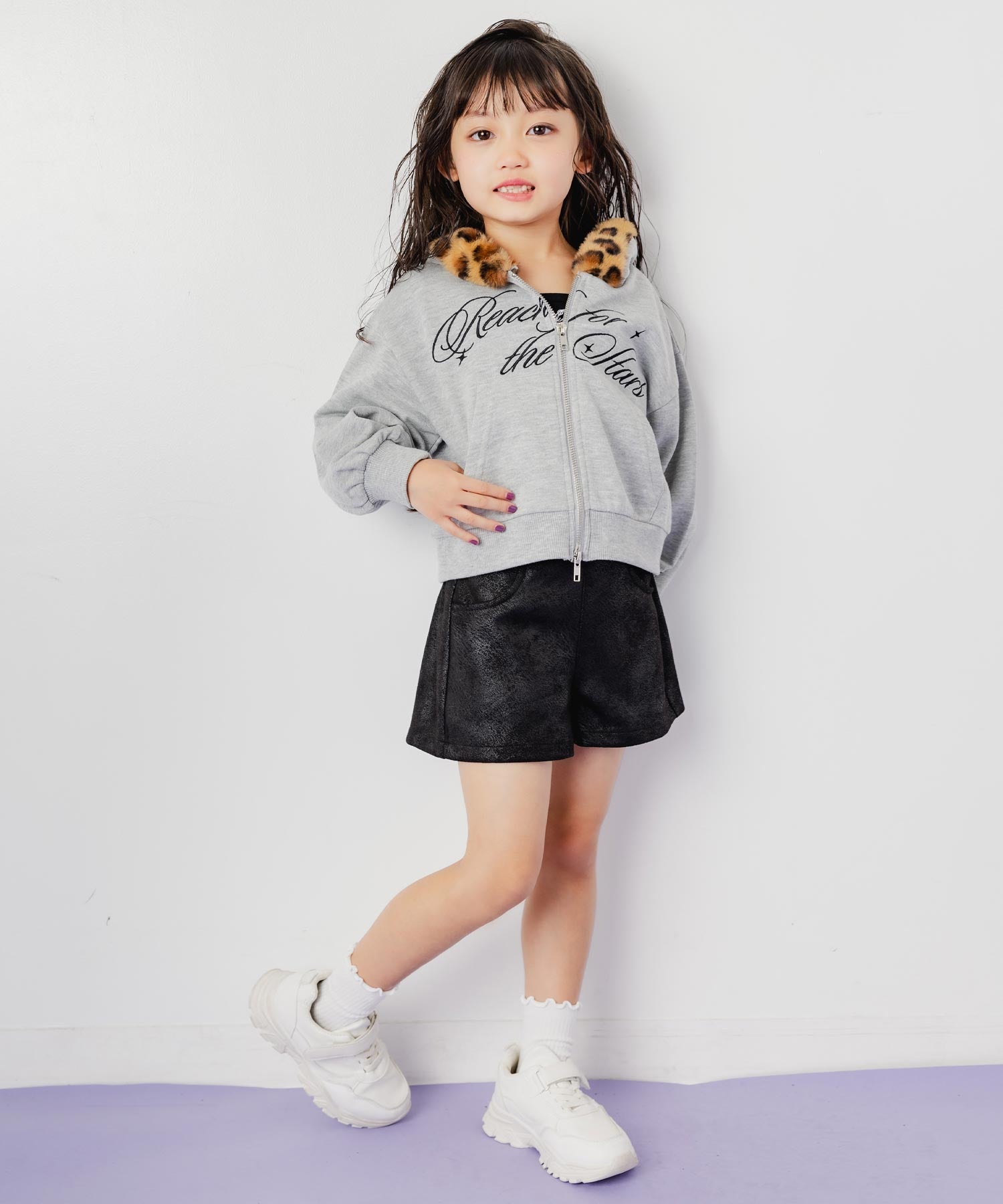 ブラック(110サイズ着用/身長：約106cm)