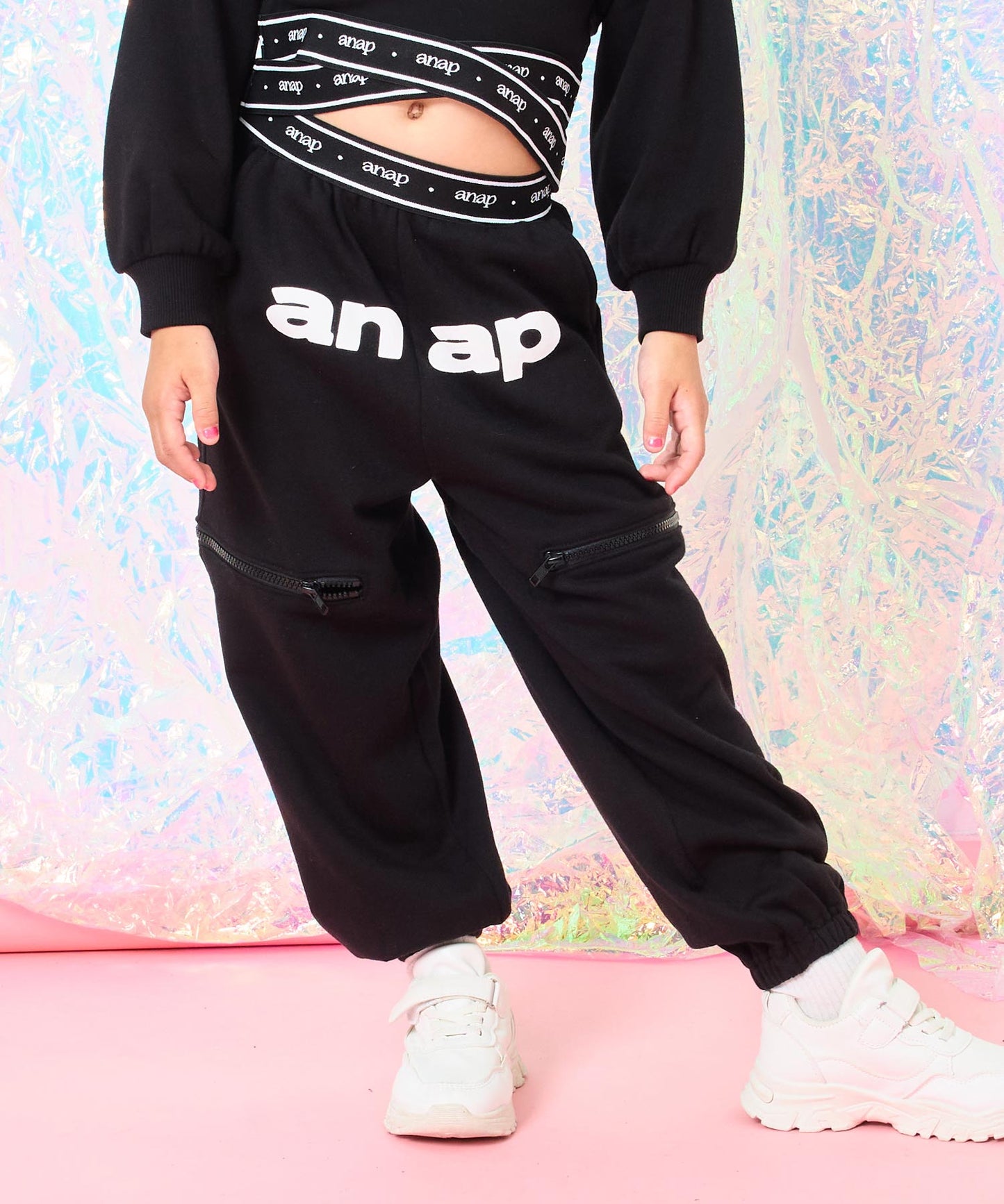 ブラック(110サイズ着用/身長：約115cm)