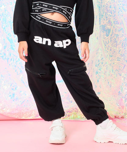 ブラック(110サイズ着用/身長：約115cm)