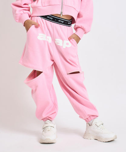 ライトピンク(110サイズ着用/身長：約115cm)